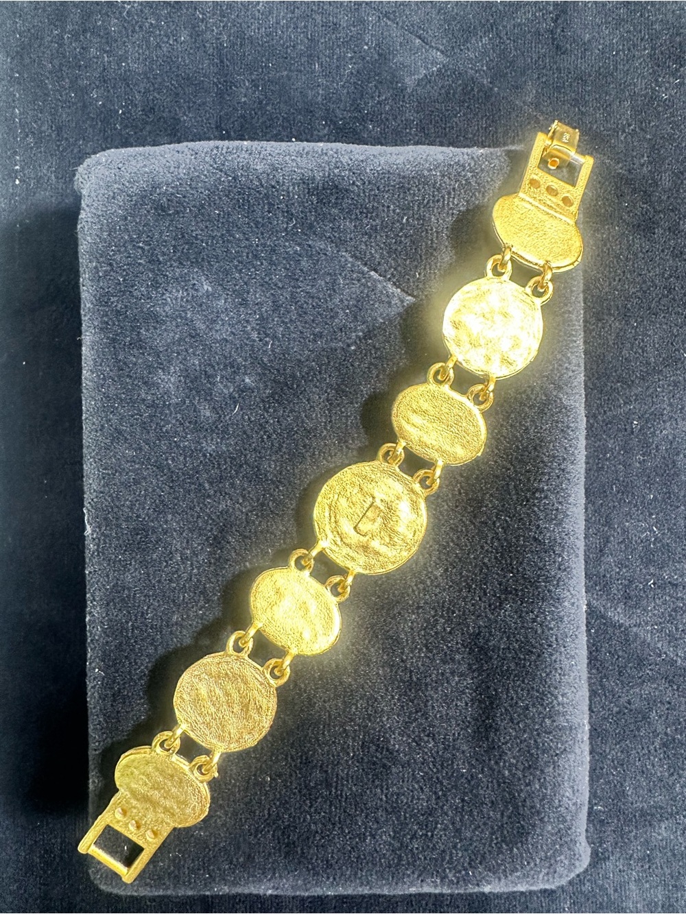True Vtg 1980’s -90’s Matte Greek Coin & Lucite Cabochon Panel Bracelet /USA - Picture 6 of 8
